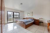 Schlafzimmer2_Badzugang_Gartenseite - 