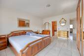 Schlafzimmer2_Badzugang_Gartenseite_Ansicht1 - 
