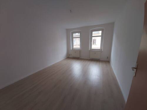 das Wohnzimmer - 2-Zi.-Whg. mit Tageslichtbad zu vermieten