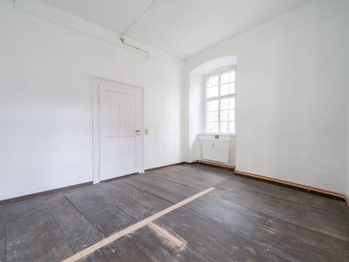 I. teilsaniertes Zimmer EG - 