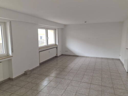 Bild 1 - Erdgeschoss- Wohnung + EBK - 650,00 EUR Kaltmiete, ca.  110,00 m² Wohnfläche
