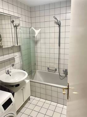 Bad mit Wanne - Etagenwohnung mit 98,00 m² in Amberg zum Kaufen