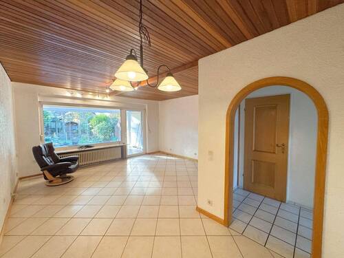 großzügiges Wohn-/Esszimmer - 