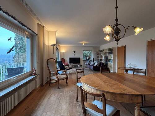 Großer, offener Wohn-, Essbereich (EG) mit Blick auf den Rhein und Landschaft - 