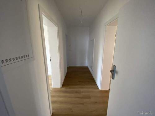 Flur - 2 Zimmer Etagenwohnung in Bad Zwischenahn