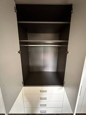 Schrank Mitte innen - 