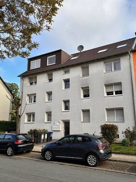 Straßenansicht - Erdgeschoss Wohnung mit GartenTerrasse