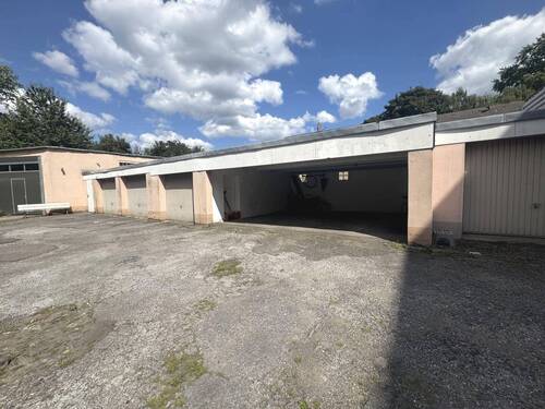 Garagen - Mehrfamilienhaus, Wohnhaus zum Kaufen in Essen