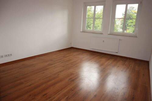 Wohnzimmer - 3 Zimmer Etagenwohnung zur Miete in Chemnitz