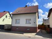 Straßenansicht - 6 Zimmer Einfamilienhaus zum Kaufen in Massen