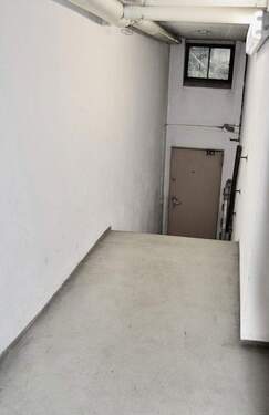 Eingang zur Tiefgarage - 