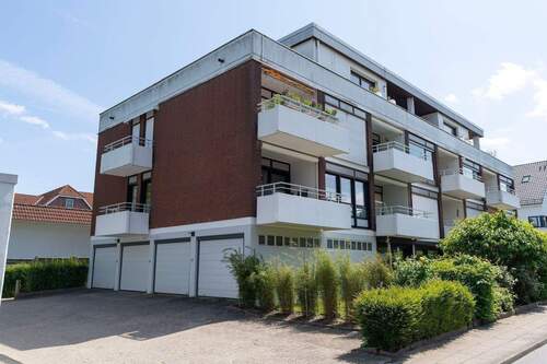 1 Hausansichten_Front_1.jpg - 2 Zimmer Etagenwohnung zum Kaufen in Scharbeutz