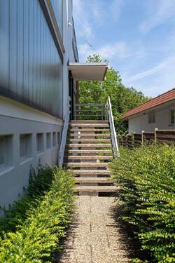 1 Hausansichten_Zugang_1.jpg - 