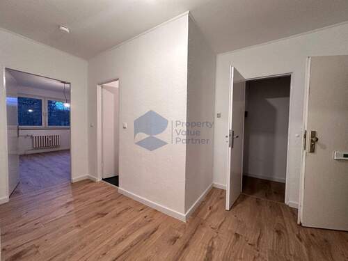 Flur - 2 Zimmer Etagenwohnung in Wolfsburg