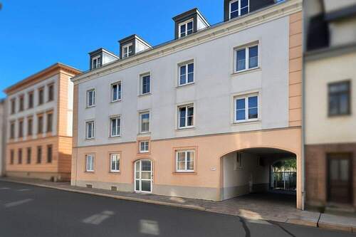 Hausansicht - Wohnen im Herzen von Meerane! - 300,00&nbsp;EUR Kaltmiete, ca.&nbsp; 64,70&nbsp;m&sup2;&nbsp;Wohnfl&auml;che