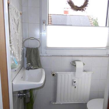 Gäste-WC - 4 Zimmer Etagenwohnung in Friedrichsdorf