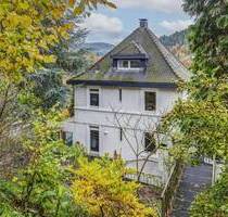 Großzügiges Anwesen mit Panorama: Leben in Baden-Badens Hanglage