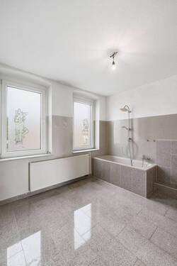 Badezimmer 1.OG - Hochkant.jpg - 