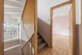 Treppenhaus - 1.OG.jpg - 