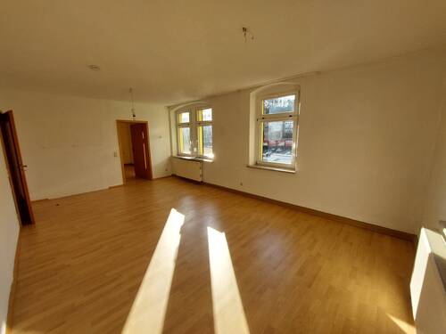 das Wohnzimmer - 2 Zimmer Etagenwohnung zur Miete in Roßwein