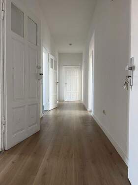 Bild 2 - 4 Zimmer Etagenwohnung zur Miete in Naumburg