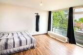 Schlafzimmer mit viel Platz - 2 Zimmer Etagenwohnung zum Kaufen in Bergen