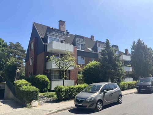 Ansicht - Helle, vermietete Wohnung mit großem Balkon in Hamburg-Niendorf