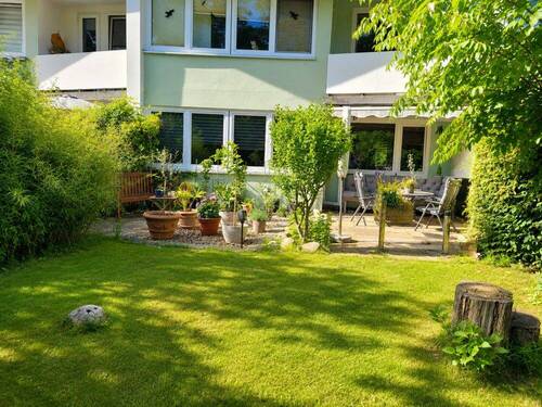 Gartenansicht - 3-Zimmer-Gartenwohnung mit 290 m² Privatgarten in Hamburg-Rissen
