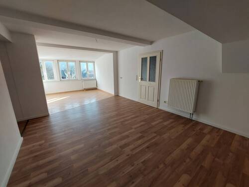 das Wohnzimmer - 3 Zimmer Etagenwohnung zur Miete in Roßwein