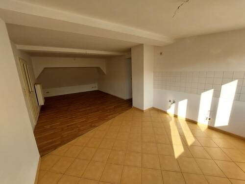 das Wohnzimmer - Etagenwohnung mit 65,00 m² in Roßwein zur Miete