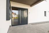 Hauseingang - 2 Zimmer Etagenwohnung zum Kaufen in Flachslanden