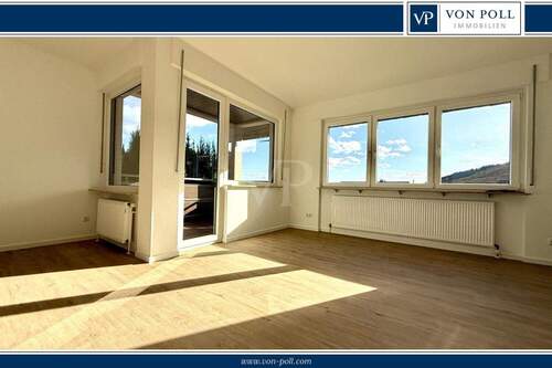 Renovierte 2 Zimmer-Wohnung mit Weitblick - Renovierte 2 Zimmer-Wohnung mit Weitblick