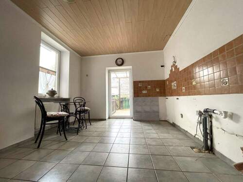 Küche - 5 Zimmer Mehrfamilienhaus, Wohnhaus in Kirkel