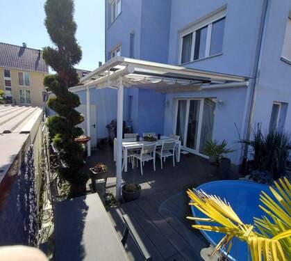 Terrase - Von Privat zu verkaufen Geräumige 7-Zim.-Doppelhaushälfte in Umkirch auf einem Erbpachtgrundstück