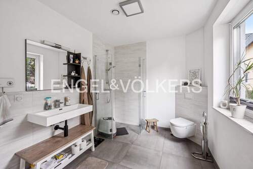 Badezimmer Erdgeschoss - Einfamilienhaus mit 156,00 m² in Blankenfelde-Mahlow zum Kaufen