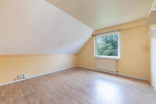 ... im Dachgeschoss. - 