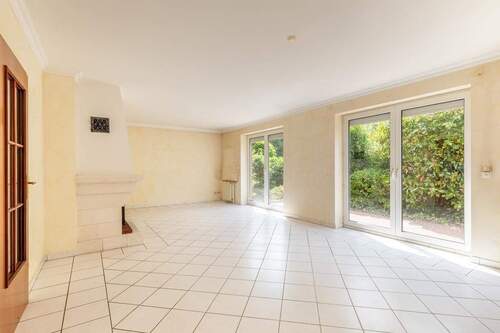 Lichterfülltes Wohnzimmer ... - 