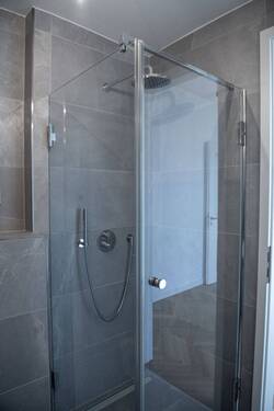 Dusche mit Echtglas. - 