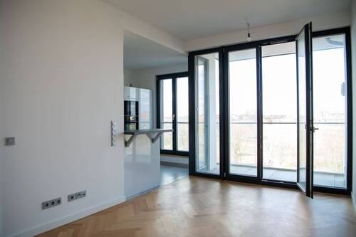 Lichtdurchflutet! - 2 Zimmer Etagenwohnung in Berlin