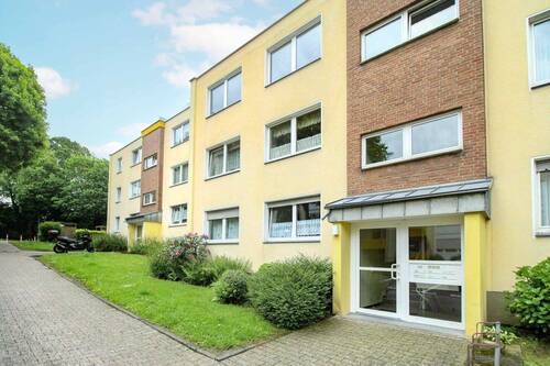 Außenansicht - Wohnen am Waldrand - Charmante 2-Zimmer-Wohnung mit Balkon, Garage & Stellplatz in Haan