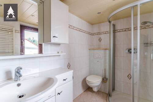 Bad mit Dusche EG - 
