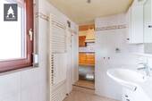 Bad mit Dusche EG - 