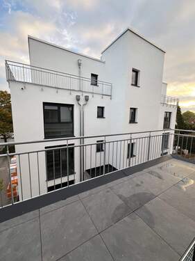 Aussicht Balkon - 4 Zimmer Etagenwohnung zur Miete in Bad Friedrichshall