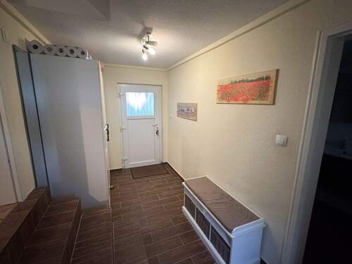 Seitlicher Hauseingang - 