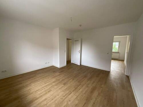 Wohnzimmer - Ideal für die kleine Familie! - 499,00&nbsp;EUR Kaltmiete, ca.&nbsp; 56,30&nbsp;m&sup2;&nbsp;Wohnfl&auml;che