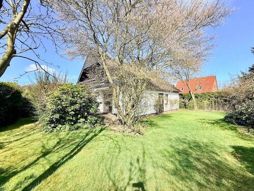 Außenansicht - Ruhig gelegenes Einfamilienhaus mit großzügigerem Garten und viel Gestaltungsspielraum