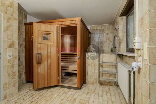 Sauna und Tauchbecken - 