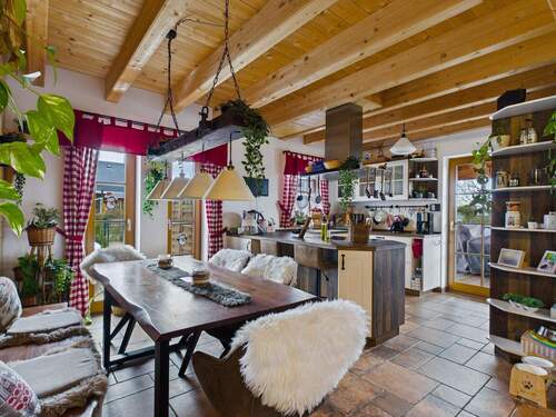 Küche mit Essbereich - 5 Zimmer Einfamilienhaus in Königsbrück