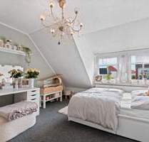 Viel Raum für Wohnträume: Zweifamilienhaus mit Ausbaumöglichkeit - Bremen Ohlenhof