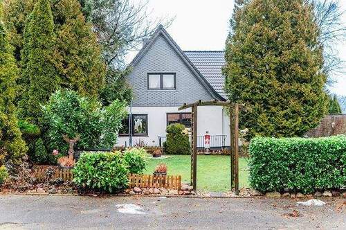 Gartenseite - 5 Zimmer Einfamilienhaus zum Kaufen in Satrup